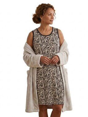 Dreams & Co. Plus Size Scoop-Neck Sleeveless Knee-Length Cotton Sleepshirt 26/28